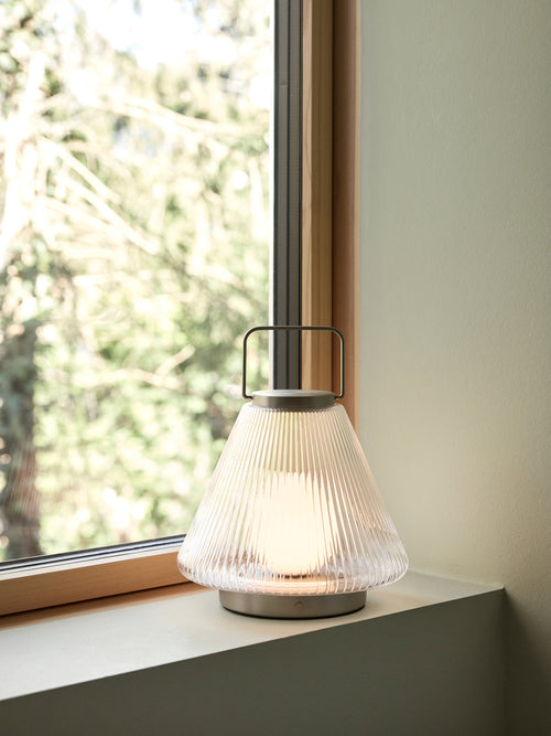 Hübsch draagbare lamp Tou - glas/ijzer - ø24xh28cm