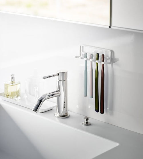 Yamazaki Zelfklevende Tandenborstelhouder - Tower - Wit - vtwonen shop