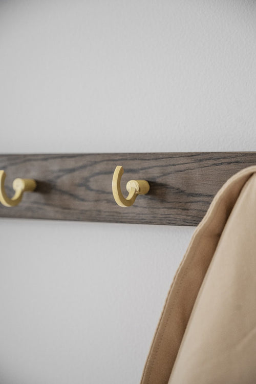 Rowico Home Inverness houten kapstok donker eiken - 65 x 5 cm - vtwonen shop