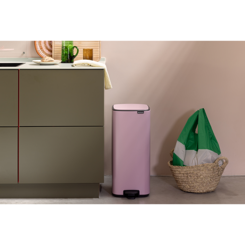 Brabantia Bo Pedaalemmer, 30 liter, stil sluitend, kunststof binnenemmer - Lilac Pink
