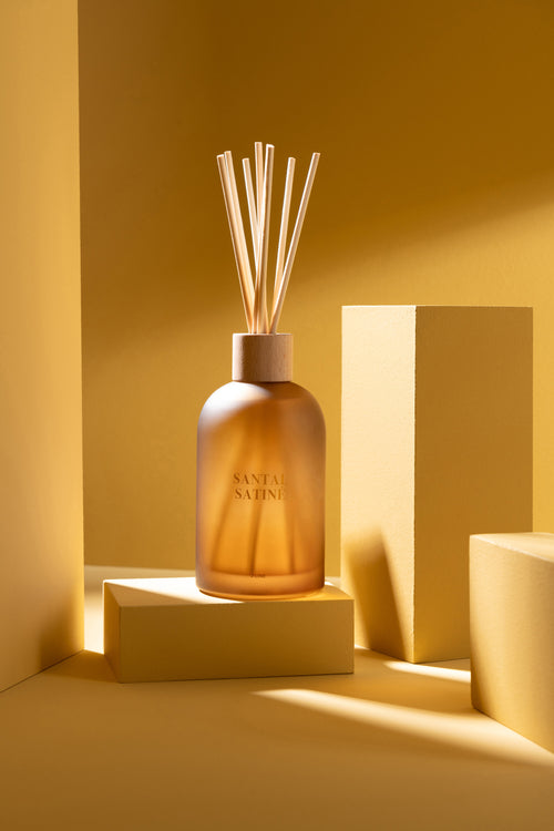 J-Line geurolie + stokjes Accords Essentiels - Santal Satiné - geel - 250 ml - vtwonen shop