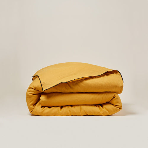 Madura Dekbedovertrek Carlina oker en zwarte hommel 260x240 cm