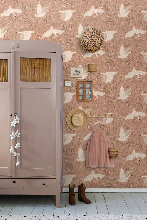 ESTAhome behang zwanen donker terracotta roze - 50 x 900 cm - 131857