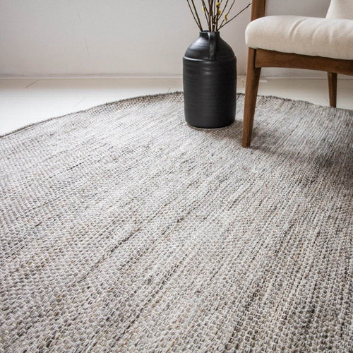 Interieur05 Vloerkleed Gerecycled Materiaal Rond Ciro Naturel gemeleerd op=op (bruin/wit/antraciet) - 180 x 180 cm - vtwonen shop