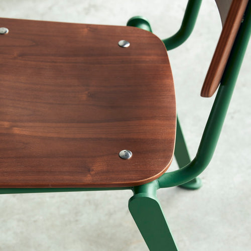 Tikamoon Stoel van notenhout en korstmosgroen metaal - Groen - vtwonen shop