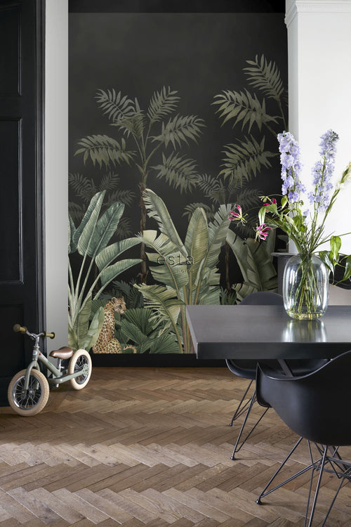 ESTAhome fotobehang jungle-motief zwart en vergrijsd groen - 300 x 279 cm - 158950 - vtwonen shop