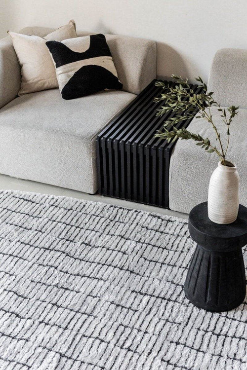 Interieur05 Vloerkleed Rectangle Edge Creme wit/Zwart - 160 x 230 cm - vtwonen shop