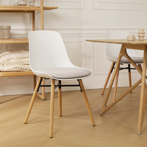 Nolon Nena-Liv Eetkamerstoel Wit - Beige Kussen - Houten Poten - vtwonen shop