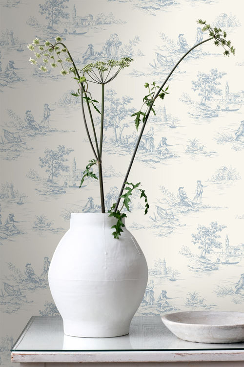 ESTAhome behang toile de jouy print lichtblauw en wit - 50 x 900 cm - 132109