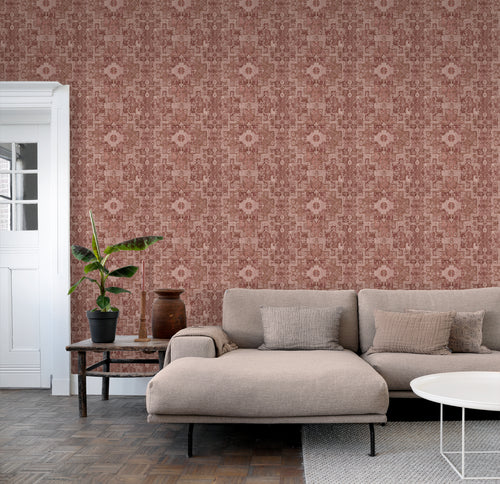 ESTAhome behang oosters kelim tapijt donker terracotta roze - 50 x 900 cm - 131364 - vtwonen shop