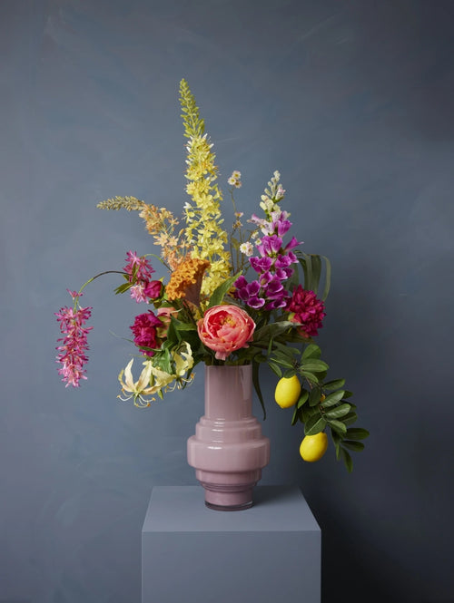Madame Fleurie Aurora Grande Vaas – Mondgeblazen Glas – Elegant Roze – Luxe Statement Piece - 20,5cm x 35,5 cm