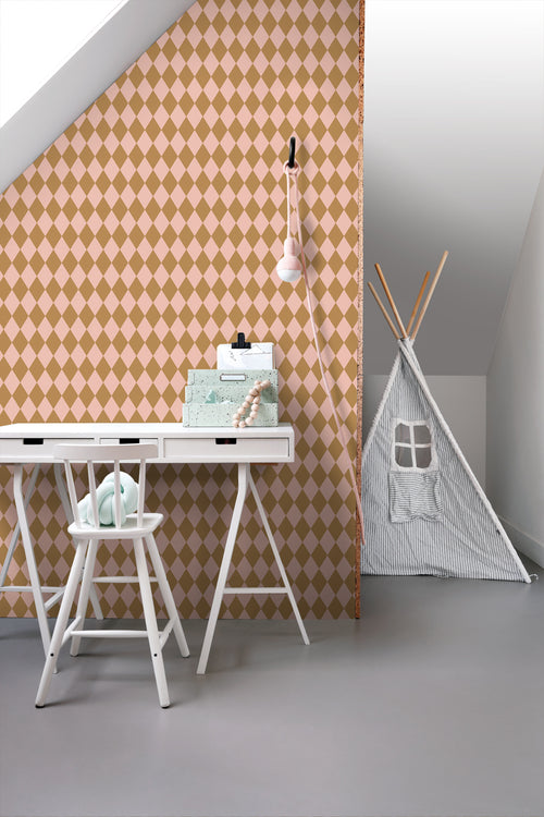 ESTAhome behang ruiten bruin en roze - 50 x 900 cm - 131600 - vtwonen shop