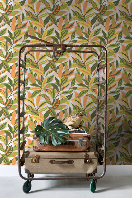 ESTAhome behang tropische bladeren groen, oranje en geel - 50 x 900 cm - 131040