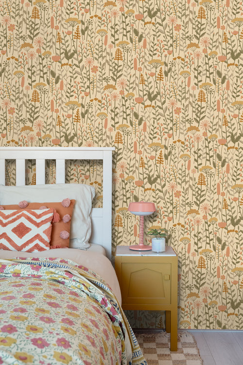 ESTAhome behang veldbloemen geel, oranje en groen - 50 x 900 cm - 131548 - vtwonen shop