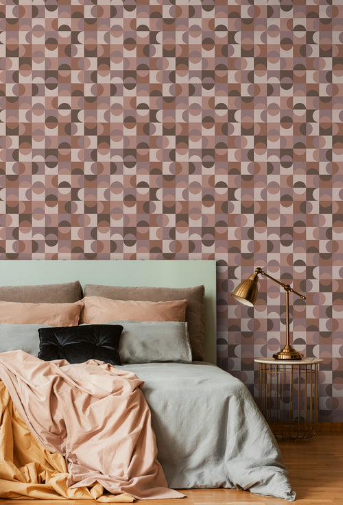 ESTAhome behang cirkels in Bauhaus stijl bruin en mauve paars - 50 x 900 cm - 131241 - vtwonen shop
