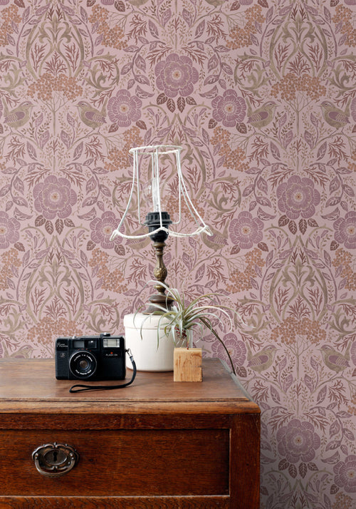 ESTAhome behang bloemen en vogels oudroze en lila paars - 50 x 900 cm - 131209