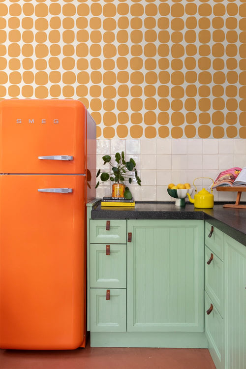 ESTAhome behang grafisch motief oranje en wit - 50 x 900 cm - 131980
