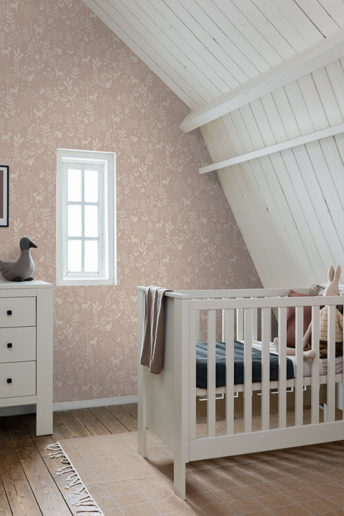 ESTAhome behang bos met bosdieren oudroze - 53 cm x 10.05 m - 139759