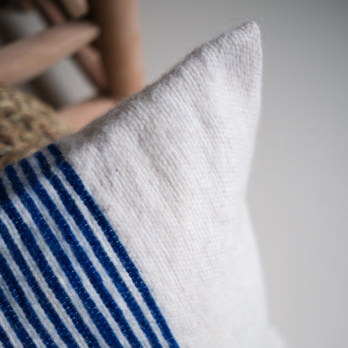 Household Hardware - kussen - Blauw - Smalle streep - vtwonen shop