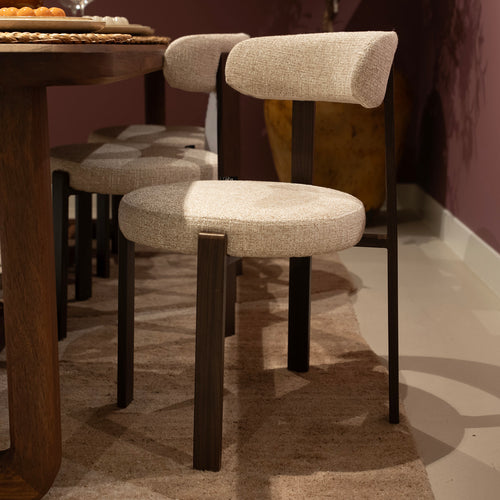 DÉJA Living Eetkamerstoel Lagan - Beige/Walnoot Stof - Set van 2