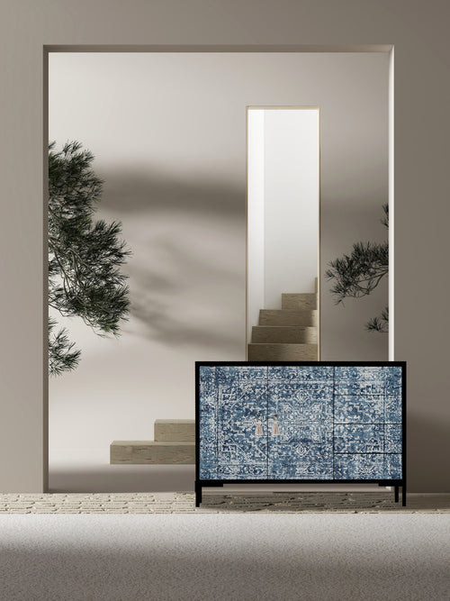 Laag dressoir met 2 deuren en 4 laden van MDF met Blauw vintage tapijt patroon - vtwonen shop