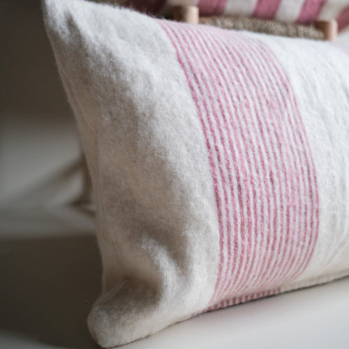 Household Hardware - kussen - Zacht Roze - Dunne Strepen - vtwonen shop