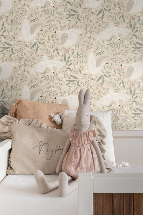 ESTAhome behang zwanen beige, wit en vergrijsd groen - 53 cm x 10.05 m - 139797