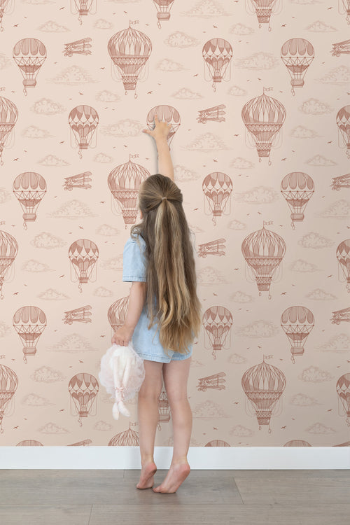 ESTAhome behang luchtballonnen terracotta roze - 50 x 900 cm - 139717 - vtwonen shop