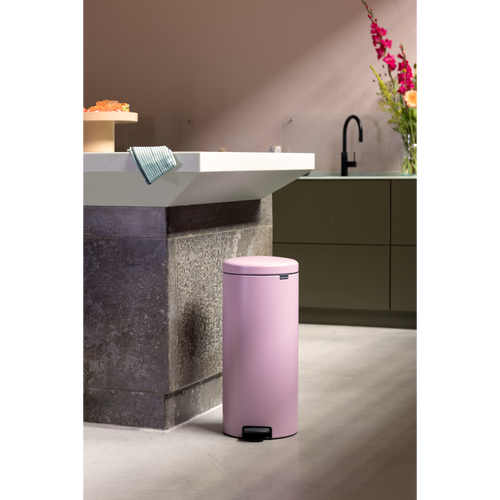 Brabantia NewIcon Pedaalemmer, 30 liter, kunststof binnenemmer - Lilac Pink