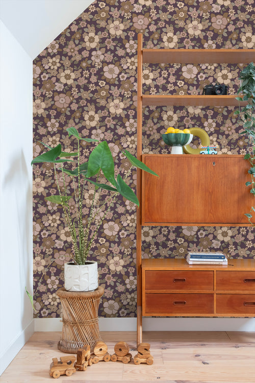 ESTAhome behang retro bloemen donker paars en beige - 50 x 900 cm - 131529 - vtwonen shop