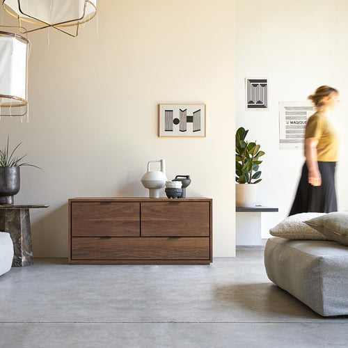 Tikamoon Massief notenhouten tv-meubel 120 cm - Donkerbruin - vtwonen shop