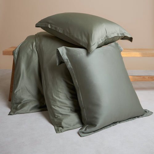 Coco & Cici - Bamboe Dekbedovertrek 200 x 220 cm - 2 Persoons Beddengoed - Olijfgroen - 2 Kussenslopen (60x70) - 100% Eco Bamboe