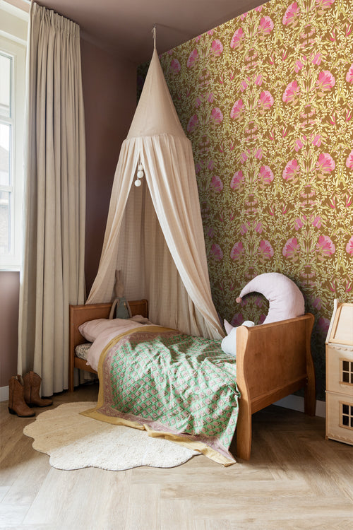 ESTAhome behang vintage bloemen in art nouveau stijl groen en fuchsia roze - 50 x 900 cm - 131731