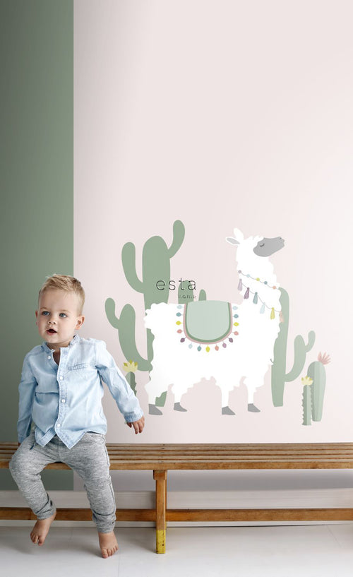 ESTAhome fotobehang alpaca zacht roze en groen - 150 x 279 cm - 158926 - vtwonen shop