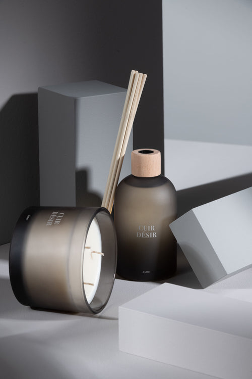 J-Line geurolie + stokjes Accords Essentiels - Cuir Desir - 250 ml - vtwonen shop