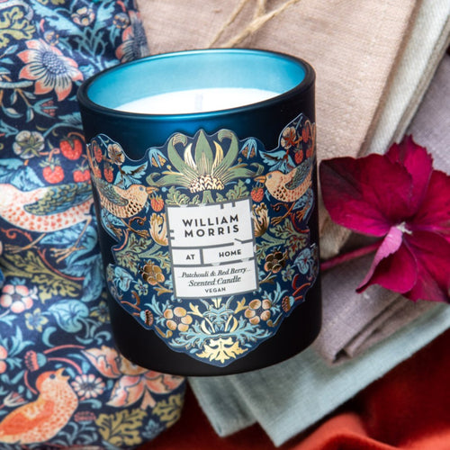 William Morris At Home - Strawberry Thief Geurkaars | Rode Bes & Patchouli | 180g