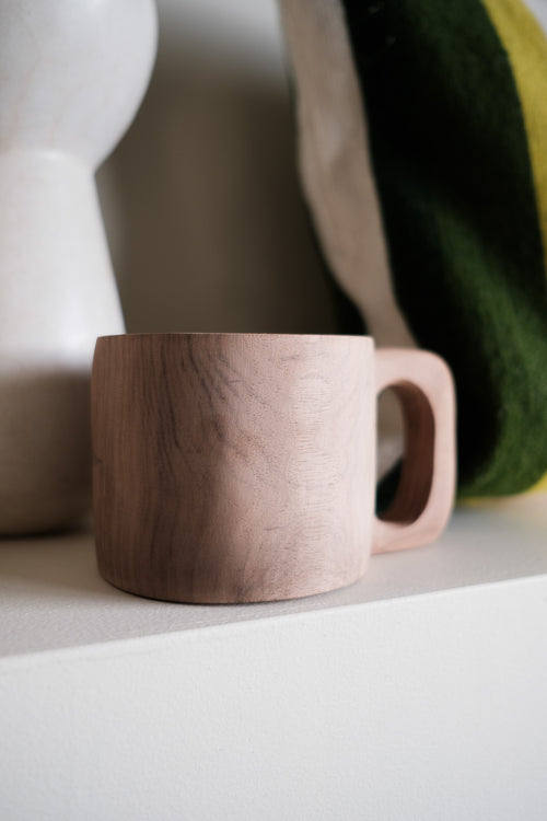 Household Hardware - Mok - Walnoothout - Handgemaakt - vtwonen shop