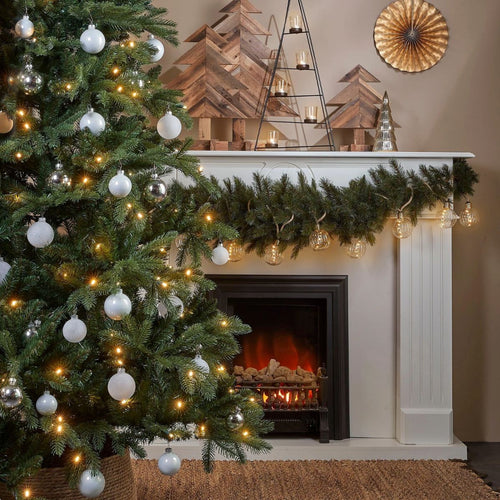 Black Box Trees Brampton Kerstboom met LED Verlichting 140 Lampjes - Kerstversiering voor Binnen met Scharnierconstructie - Kunstboom Realistisch
