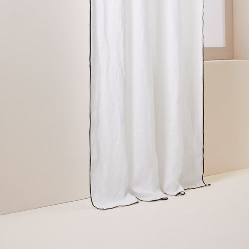 Madura Gordijn Carlina puur witte en zwarte hommel 150x350 cm