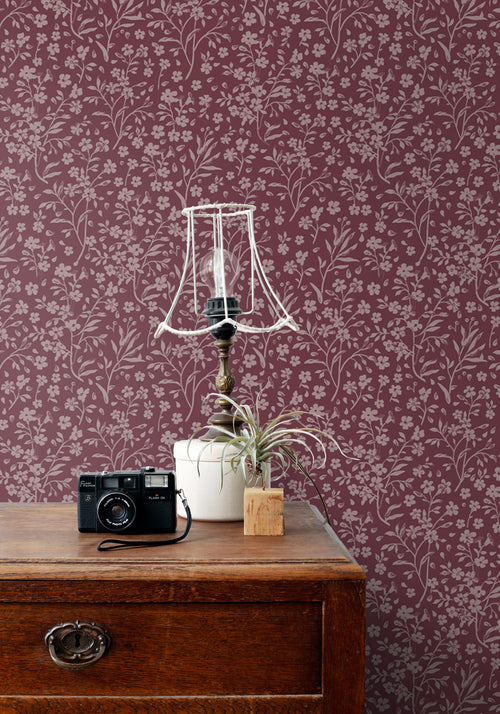 ESTAhome behang bloemetjes aubergine paars - 50 x 900 cm - 131132 - vtwonen shop