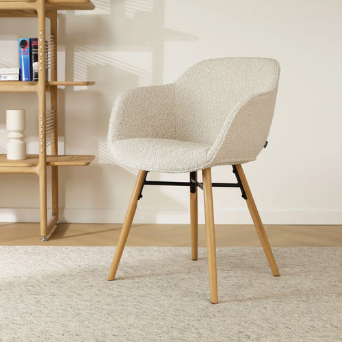 Nolon Nena-Mare Eetkamerstoel Bouclé Beige - Armleuning - Houten Poten - vtwonen shop