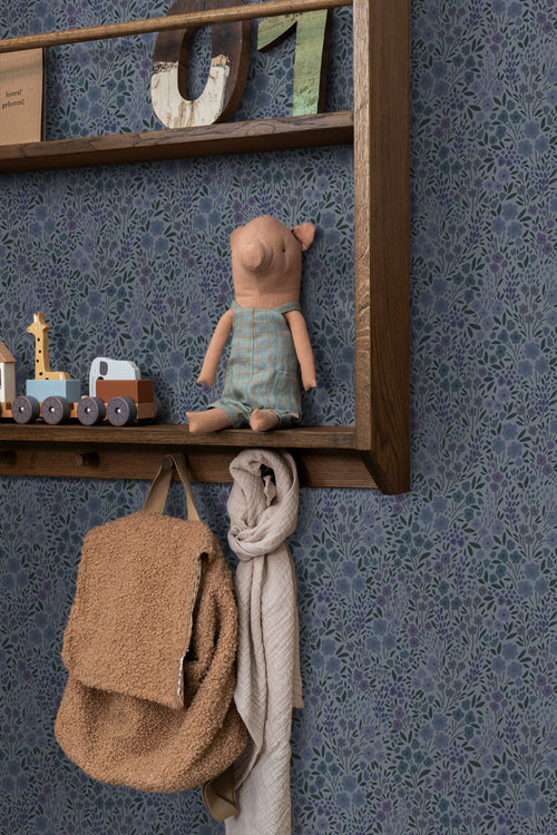 ESTAhome behang bloemetjes donkerblauw en donker paars - 50 x 900 cm - 131230 - vtwonen shop