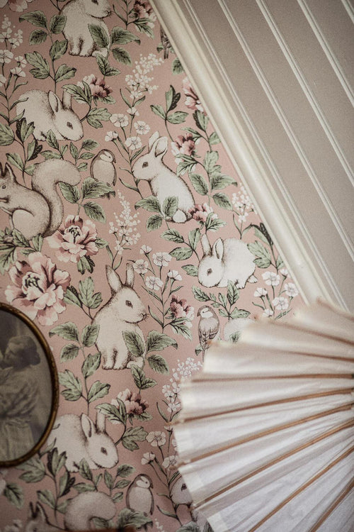 Borastapeter behang vintage bosdieren roze - 53 cm x 10.05 m - 660631 - vtwonen shop