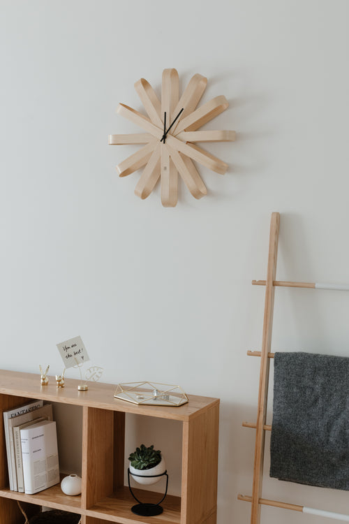 Umbra Ribbonwood-wandklok