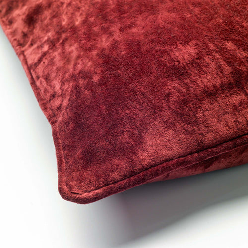 CHLOE | sierkussen 50x50 cm | Merlot | rood | Hoii | met duurzame kussenvulling