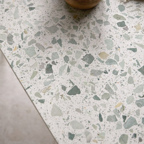 Tikamoon Rechthoekige tafel van groen premium terrazzo en metaal voor 4/6 personen - Groen - vtwonen shop