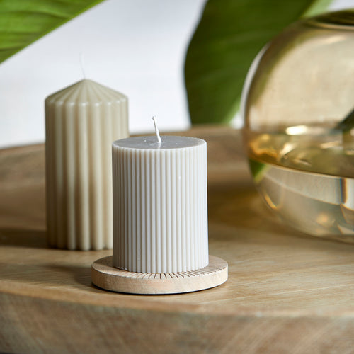 Rivièra Maison Fine Rib Pillar Candle flax 7x9 - Paraffine - Flax - vtwonen shop