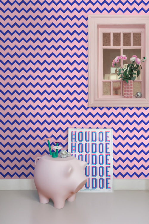 ESTAhome behang zigzag motief blauw en roze - 50 x 900 cm - 131485