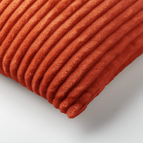 MART - sierkussen 45x45 cm - zacht ribfluweel - gerecycled - Potters Clay - oranje