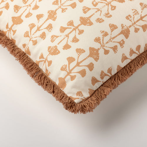 FRANCINE - sierkussen 45x45 cm - 100% katoen - bladmotief en franjes - Dusty Coral - roze